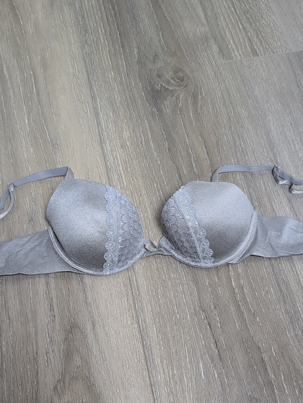Women's Lace Trim Shimmery Light Gray Push-Up Bra